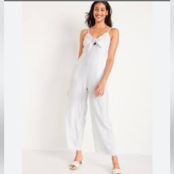 Cropped Knotted Linen-Blend Wide Leg Jumpsuit. - Picture 7 of 10